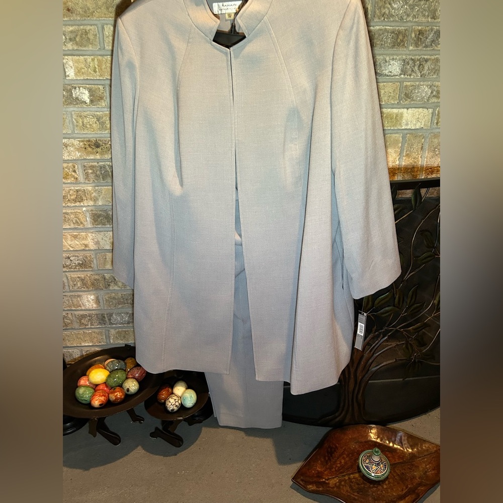 Grey Tahari pant suit women’s size 24W